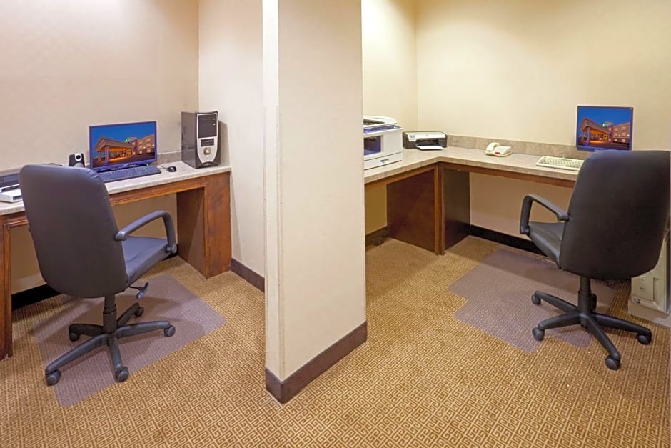 Holiday Inn Express Hotel & Suites Eagle Pass By IHG