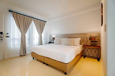 Suite with Hot Tub