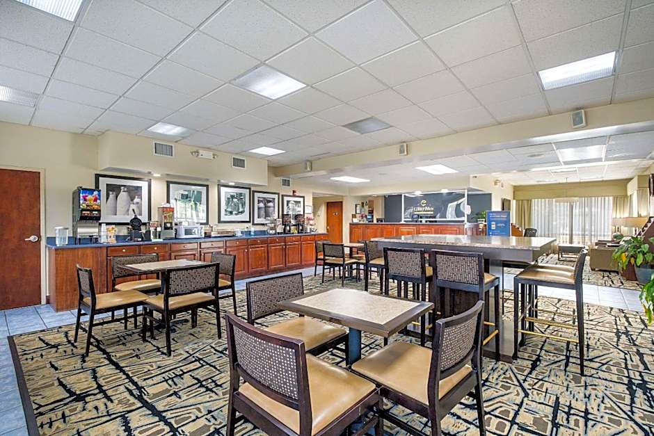 Clarion Inn Cleveland near University