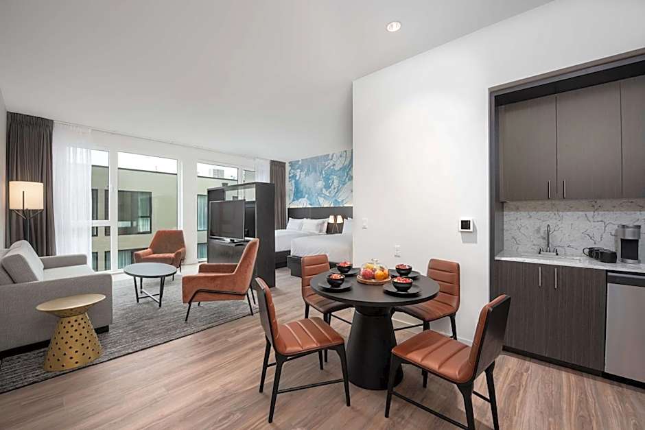 Holman Riverfront Park Hotel Salem, Tapestry by Hilton