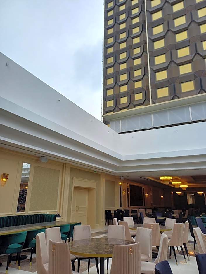 Astoria Grand Hotel