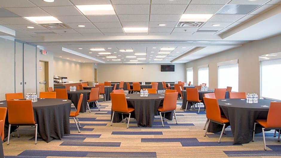 Holiday Inn Express & Suites Danville By IHG