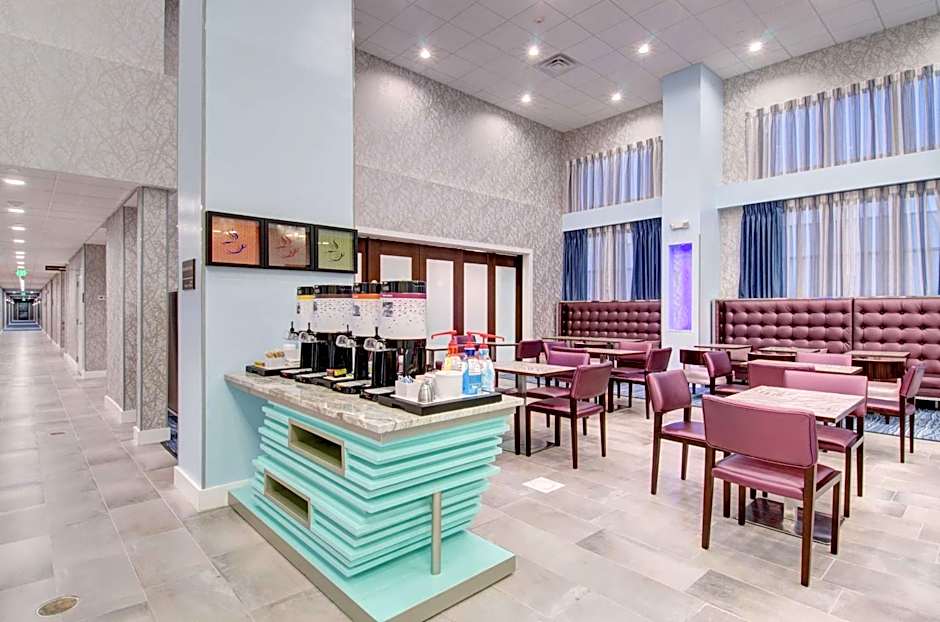 Hampton Inn & Suites Boston/Stoughton