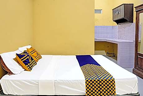 SPOT ON Room without Air Conditioning