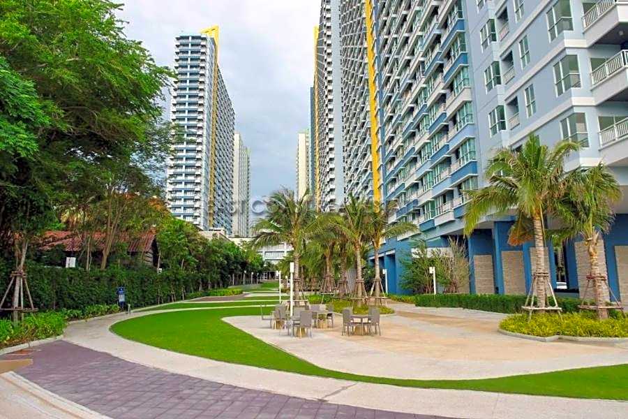 Lumpini Parkbeach Pattaya Pool View