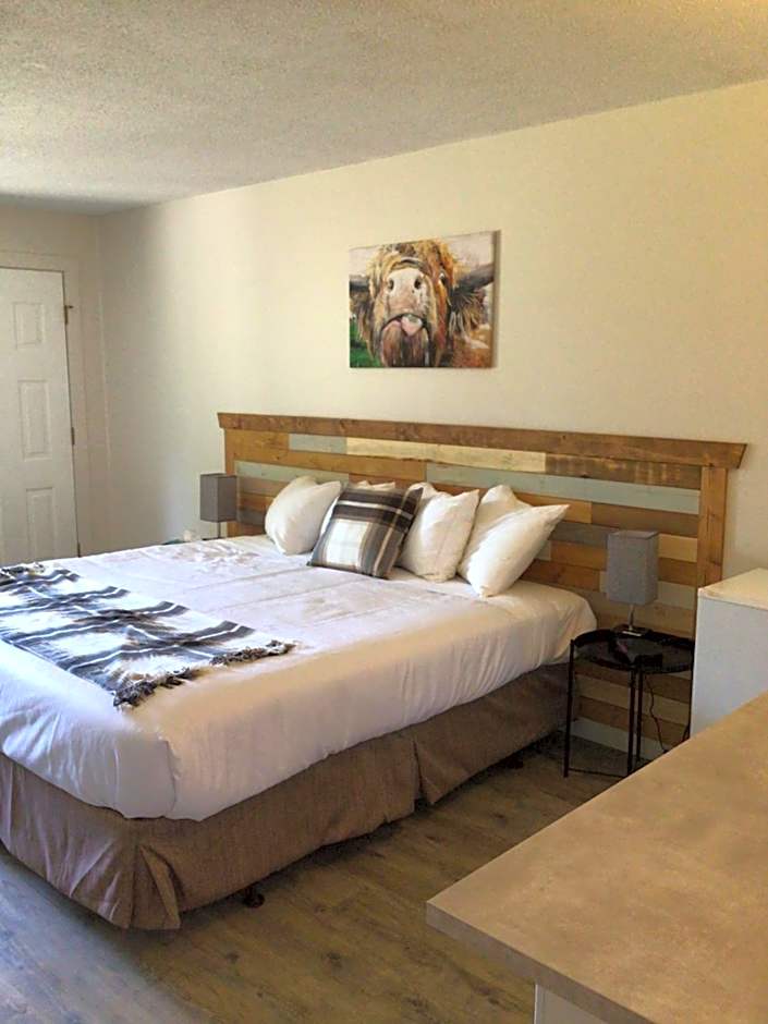 Christina Lake Motel and RV Park