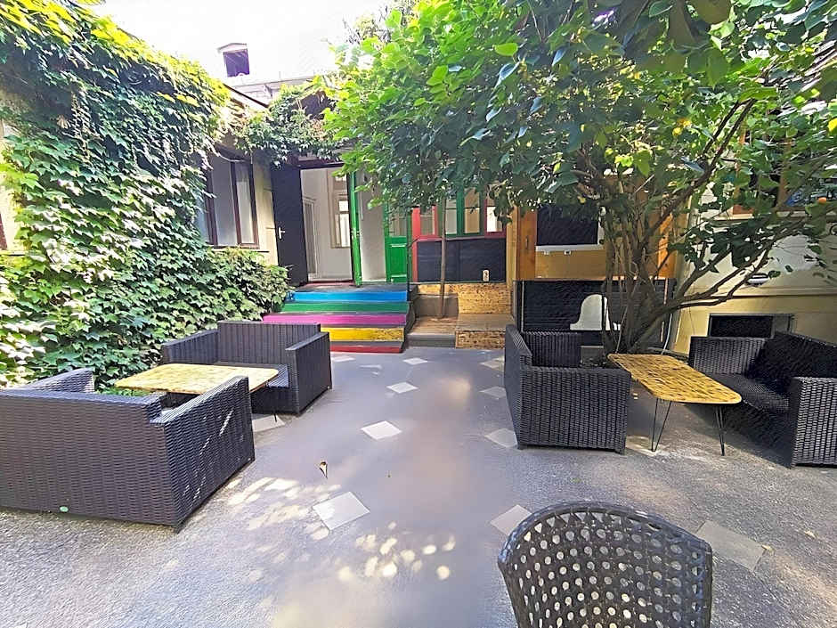 Karvi Hostel