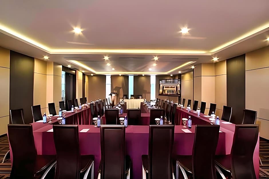 Orchardz Hotel Ayani