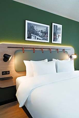 Superior Room - 1 King Bed