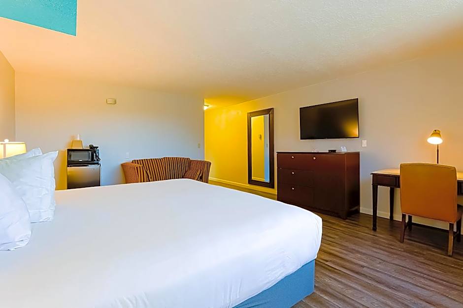 Coast River Inn by OYO Seaside