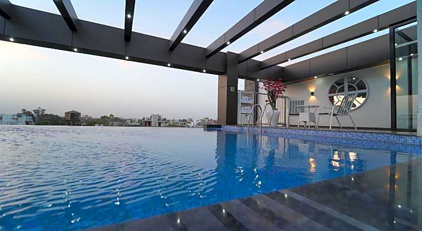 Rockland Hotel C R Park