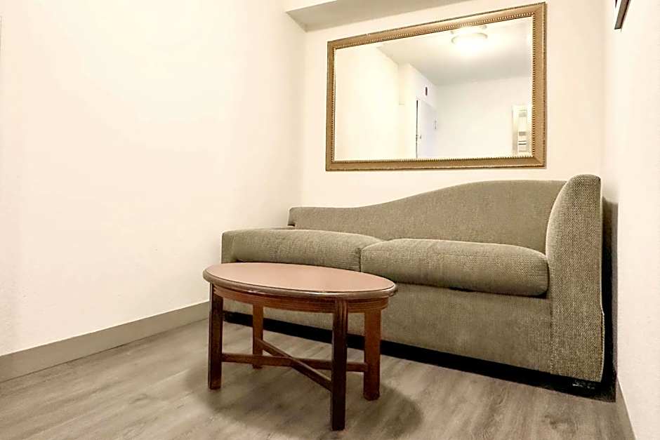 Comfort Inn & Suites Kissimmee By the Parks