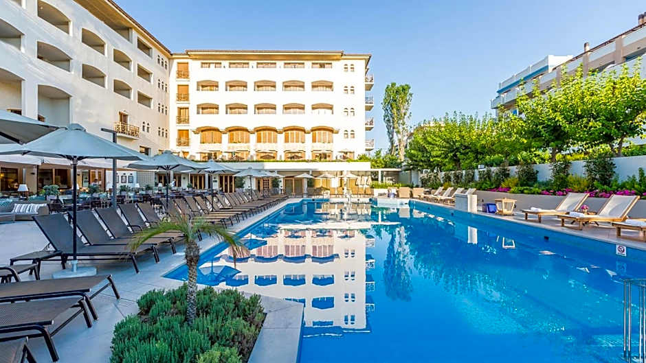 Theartemis Palace