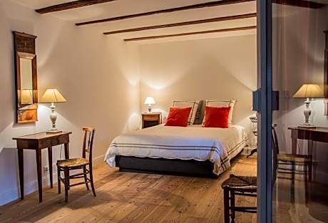 Family Room with Garden View