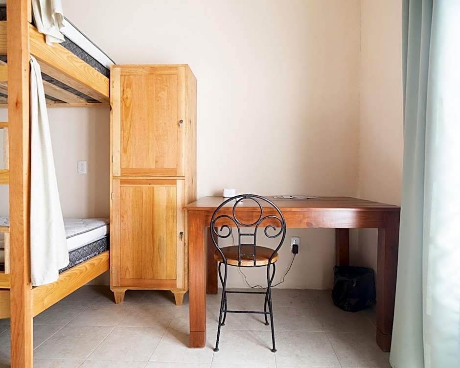 Nido Colibrí - Private Rooms and hostel Dorms in Remate de Paseo Montejo