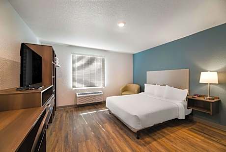 Standard King Room - Non-Smoking
