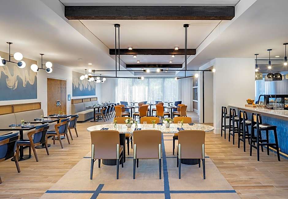 Delta Hotels by Marriott™ Jacksonville Deerwood