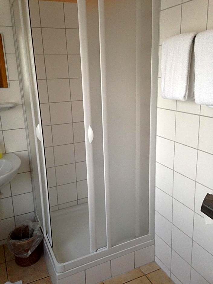 Photo 1 of 6 of Double Room
