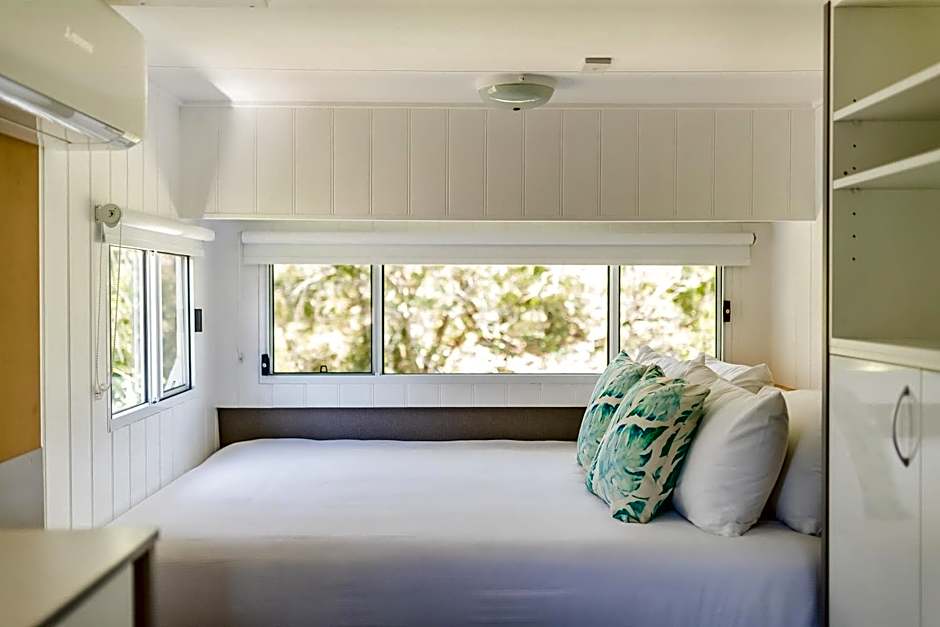 Surfside Cudmirrah Beach