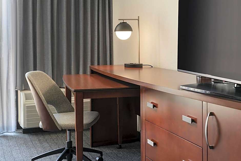 Courtyard by Marriott Palm Springs