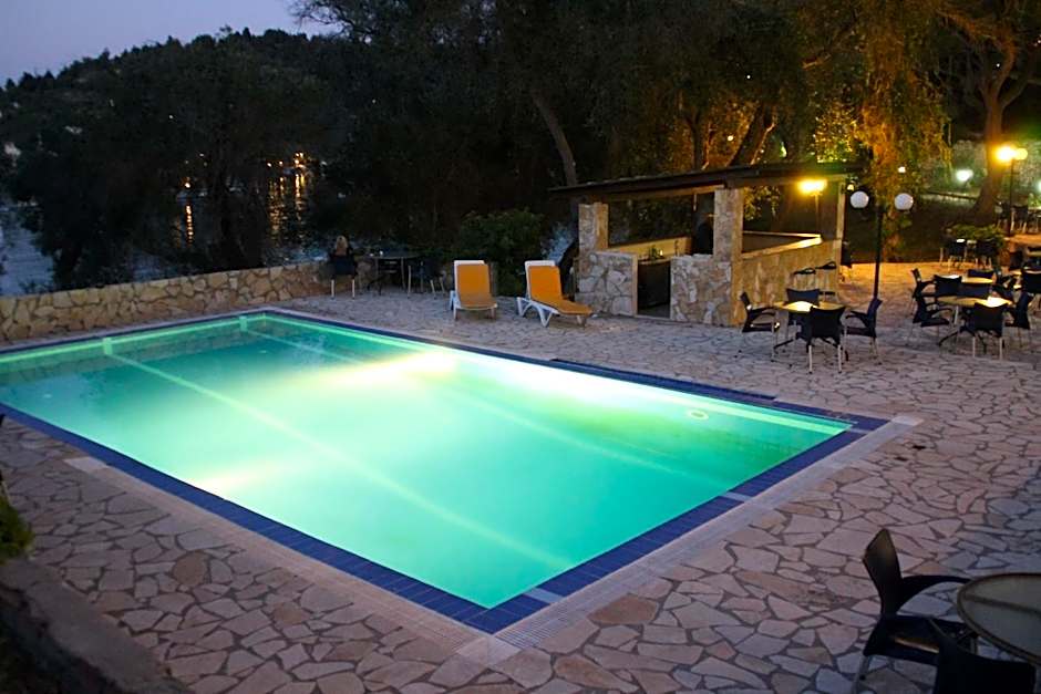 Amfitriti Hotel & Studios