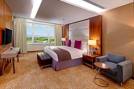 Presidential Suite with Garden View - Lounge Access