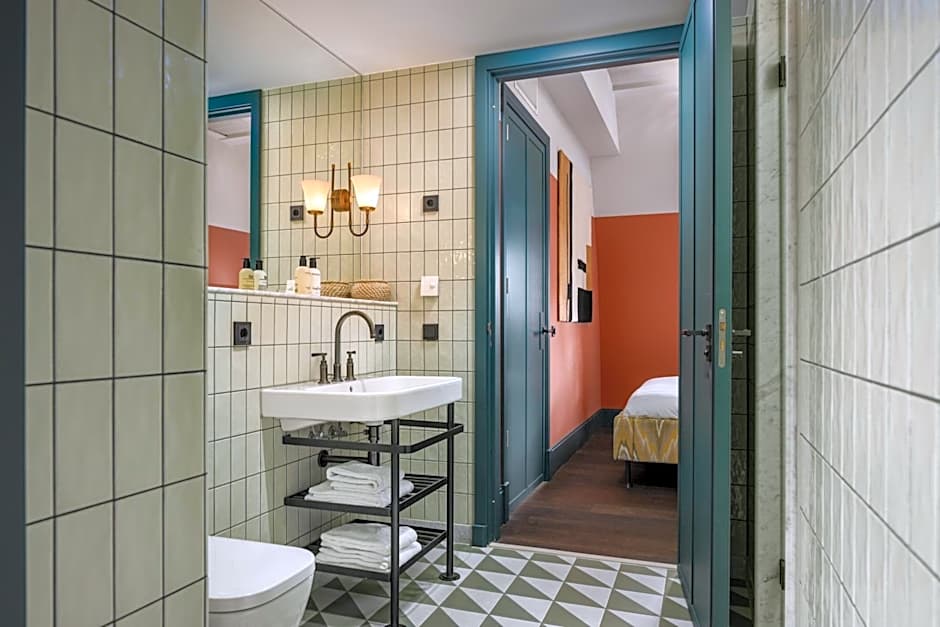 The July - Boat & Co