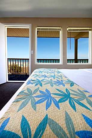 Direct Oceanfront Room-2 Double Beds