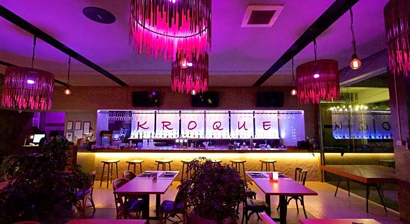 Kroque Boutique and Bistro Hotel