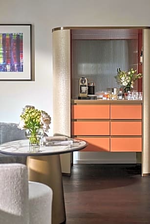 One-Bedroom Junior Suite