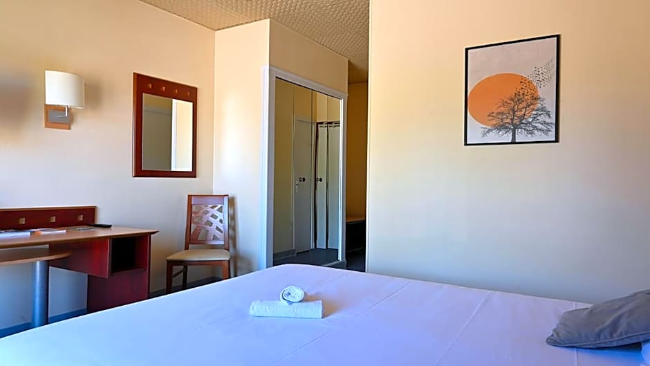 Logis Hôtel & Restaurant Le Cheval Blanc et Clovis