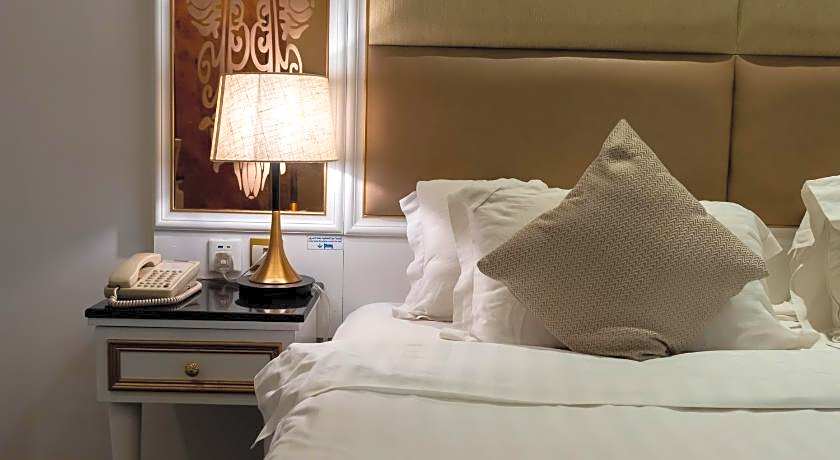 Platinum Alkhamseen Serviced Apartments
