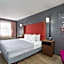 La Quinta Inn & Suites by Wyndham Pensacola