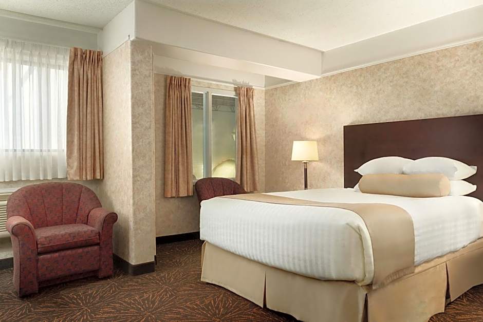 Travelodge by Wyndham Lloydminster