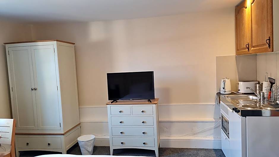 Grace Apartments - Living Rock