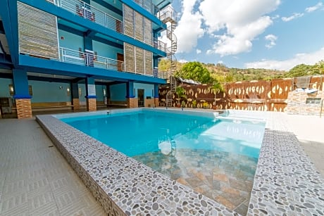 RedDoorz Premium @ Casa Ghilda Resort Olongapo City
