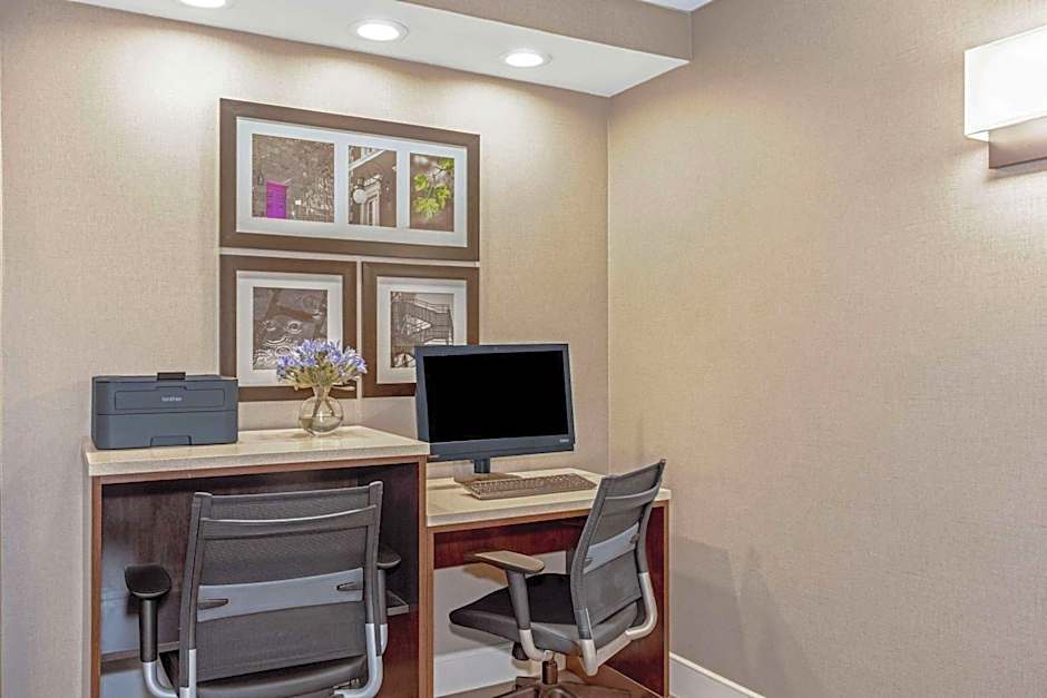 La Quinta Inn & Suites by Wyndham Panama City