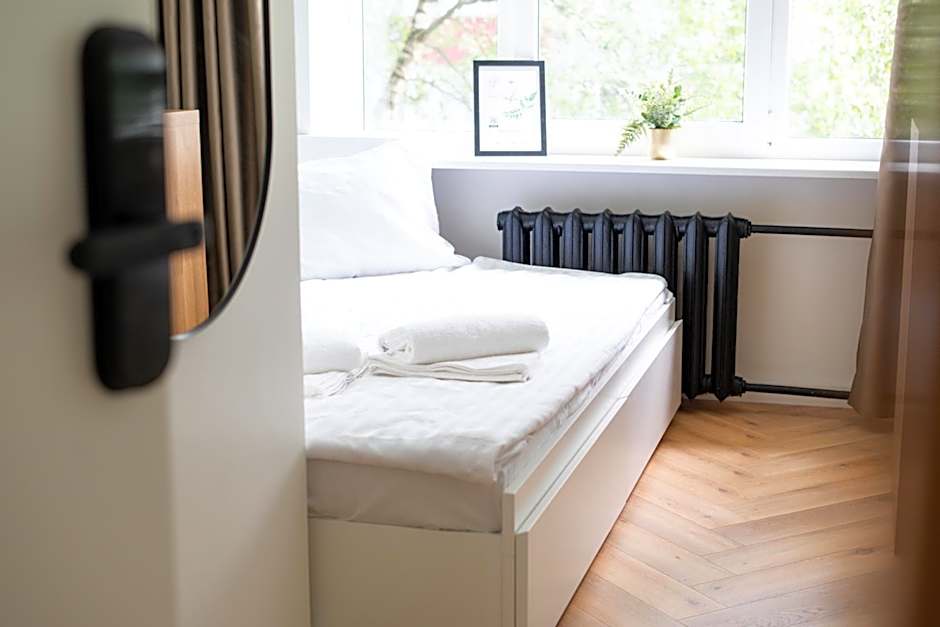 Oasis Airport Studios by RevalHome