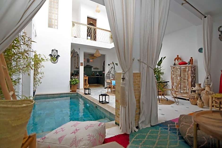 Riad Larbi Khalis