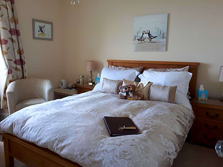 Min y Don Guest House