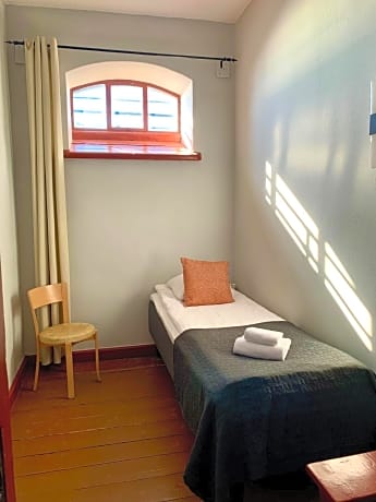 Single Cell with Shared Bathroom - Hostel Room