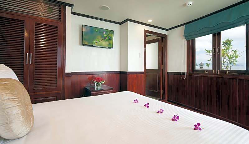 Halong Silversea Cruise