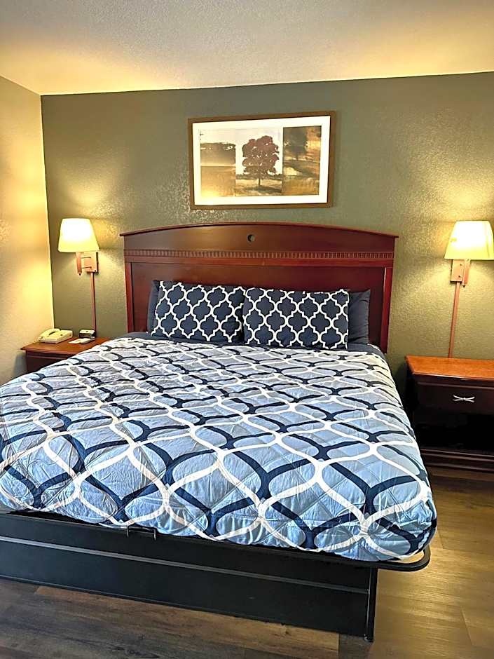 Magnolia Inn and Suites