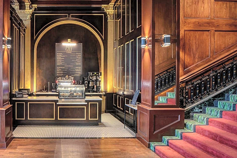 Grand Galvez Resort, Autograph Collection