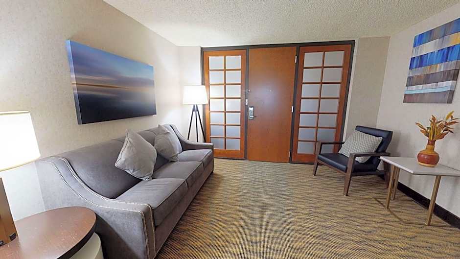 Embassy Suites By Hilton Hotel Oklahoma City-Will Rogers Airport