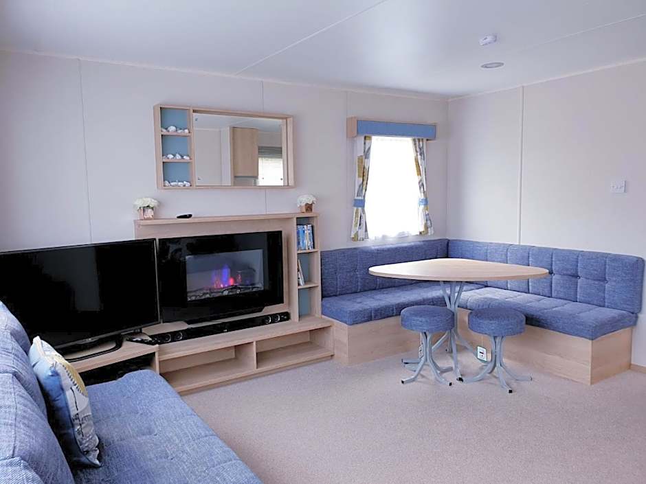 The Abi Joseph @Combe Haven