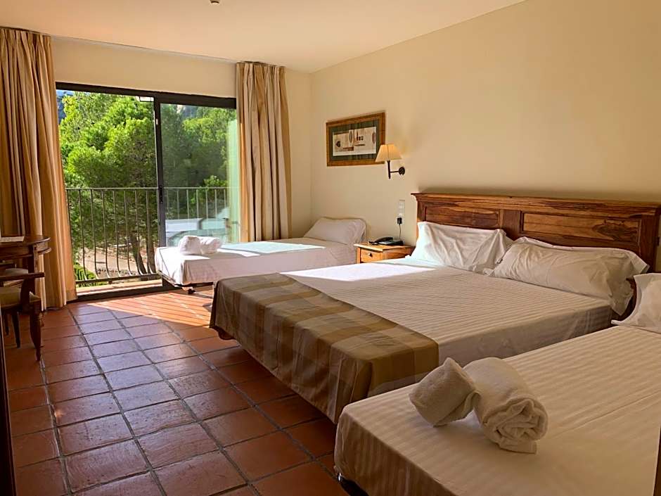 La Figuerola Hotel & Restaurant