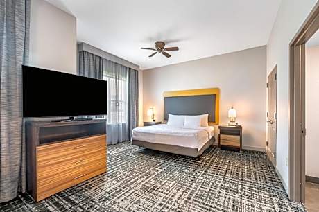 King Suite - Hearing Access/Non-Smoking