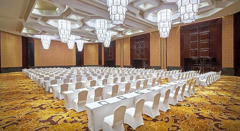 Sheraton Shanghai Waigaoqiao Hotel