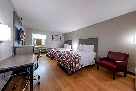 Deluxe Room with Two Double Beds Smoke Free